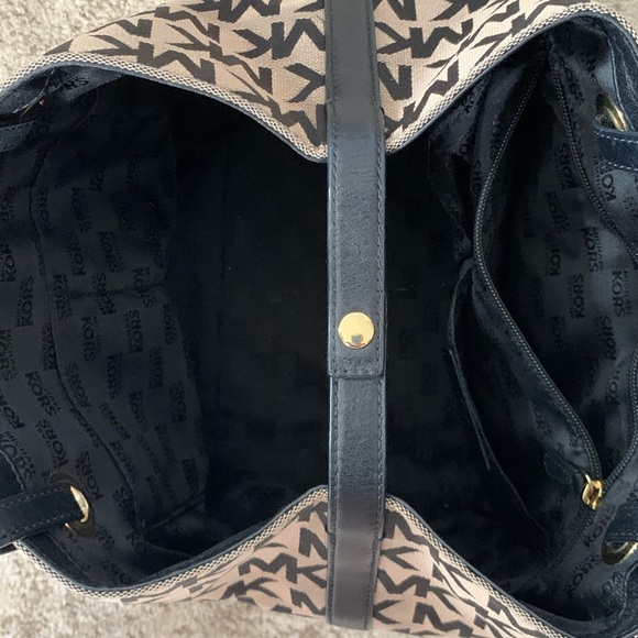 Michael Kors handbag - Picture 4 of 5